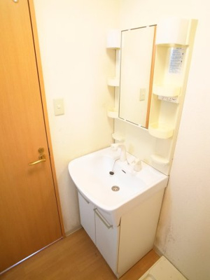 【洗面所】 | 都町小川マンション | 洗面脱衣所はお風呂の前。