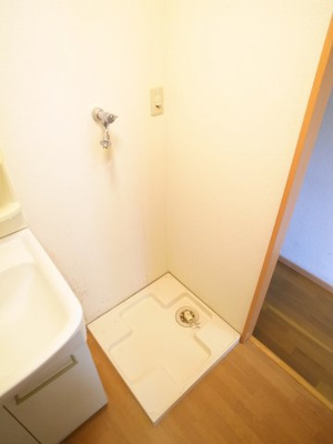 【その他】 | 都町小川マンション | 洗濯機置き場は洗面台のお隣に。