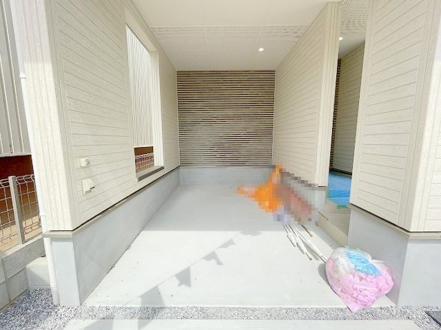 八潮市中央3丁目　新築戸建　全２棟　１号棟の駐車場|カースペース2台駐車可能・こちらはビルトインガレージです。