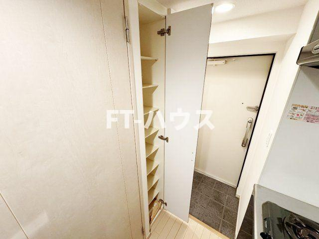 プレール・ドゥーク津田沼の玄関