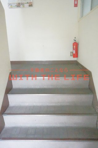 西田産業第5ビルのロビー|毎日通るロビーはこのようになっています