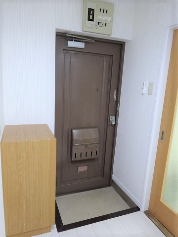 西田産業第5ビルの玄関|収納もある玄関です