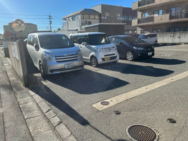 アパガーデンコート西方の駐車場