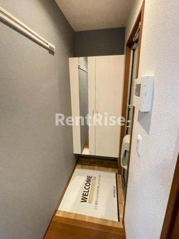 パインフラットの玄関