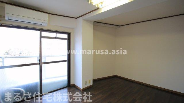 タカマサビルの洋室