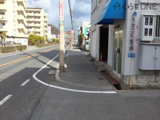 【周辺】 | 姫路市広畑区西夢前台／中古戸建 | 広い道路がすぐそばにあるので便利です！（前面道路ではありません）


