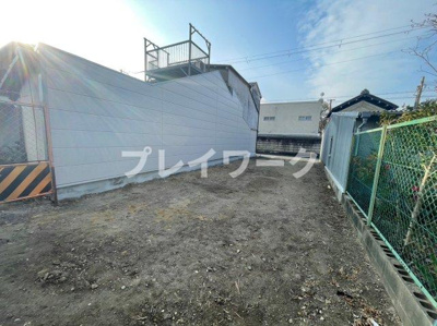 【前面道路含む現地写真】 | 新湊小・建築条件なし・土地30坪・南西向き・堺市堺区高砂町２丁 | 前面道路含む現地写真です