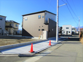 【前面道路含む現地写真】 | 前面道路含む現地写真です