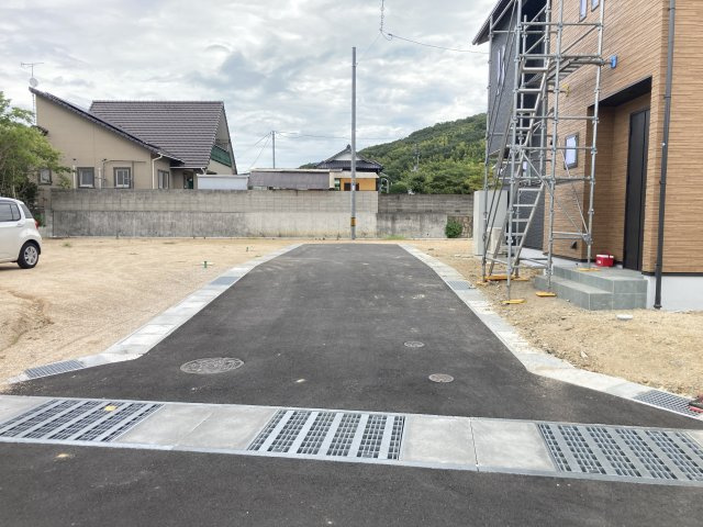 【外観】 | 中区国富2丁目・4区画 | 団地内通路の様子です♪