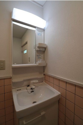 野中ハイツ【キャッシュバック対象物件】の独立洗面台|独立洗面台で身支度をすべて済ませてしまいましょう