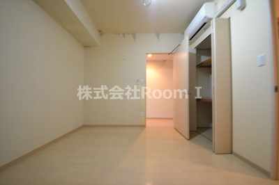 【洋室】 | オーシャン松屋町 | 広々とした洋室です