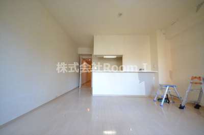 【居間・リビング】 | オーシャン松屋町 | ゆったりとしたリビングです