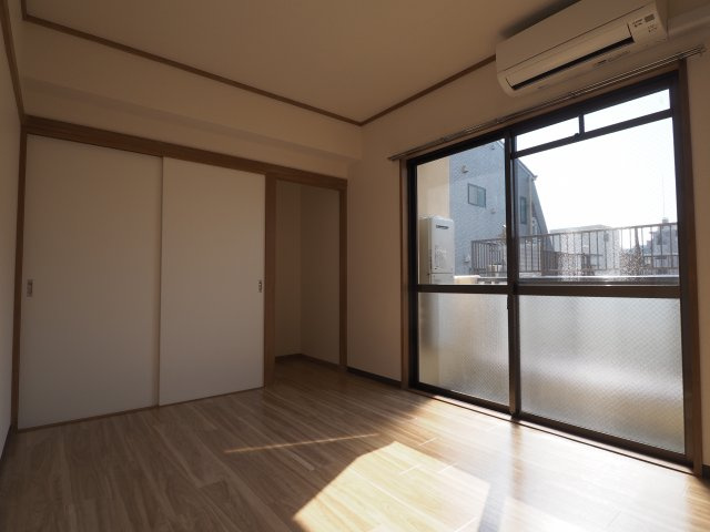 ヴェルデ赤羽の洋室