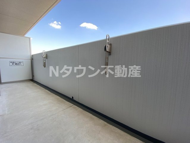 【バルコニー】 | ドゥナーレ辻町 | 暖かな日差しのふりそそぐバルコニー