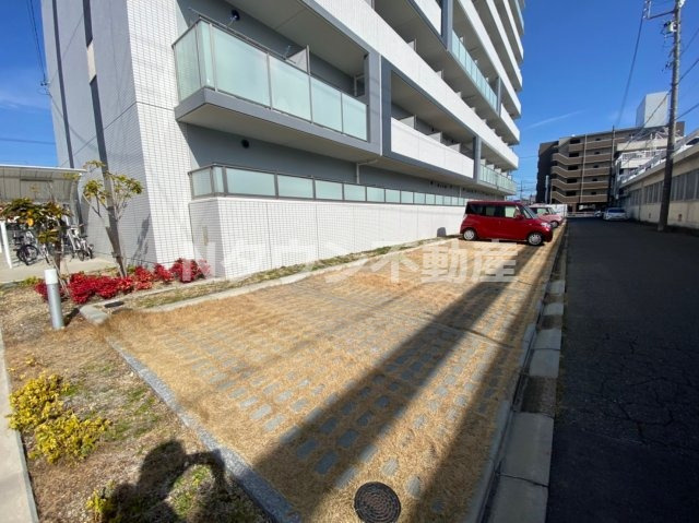 【駐車場】 | ドゥナーレ辻町 | 車をお持ちの方に嬉しい駐車場付きの物件です