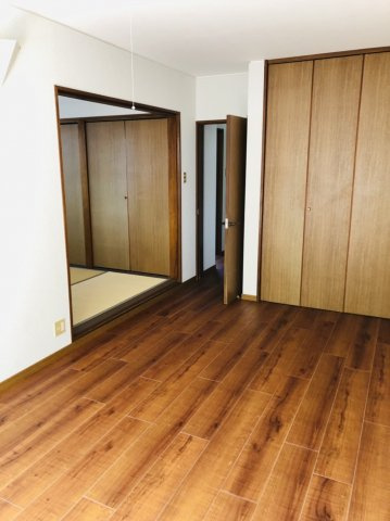 【洋室】 | ２階寝室には和室と２部屋付です