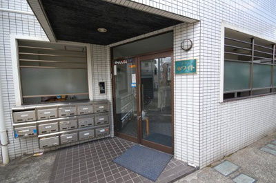 【エントランス】 | メゾンホワイト