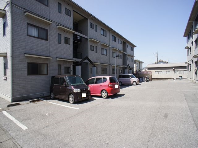 【駐車場】 | 塚原マンションA | 駐車場2台可能です♪