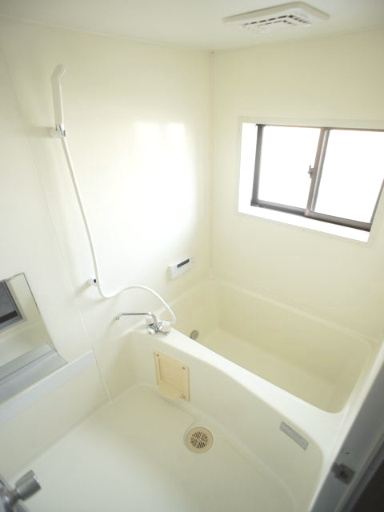 【浴室】 | 塚原マンションA | 換気できる窓があります♪