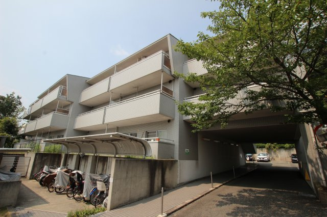 高倉山ハイツの外観