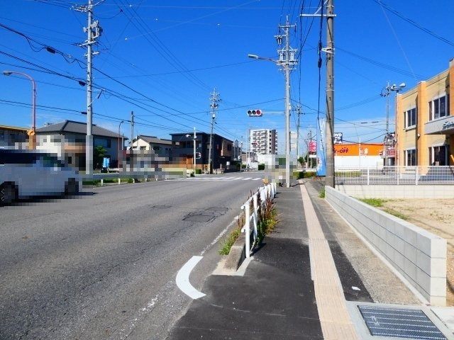 高浜市湯山町の前面道路含む現地写真|高浜市湯山町前面道路写真です。南側公道約15ｍ
