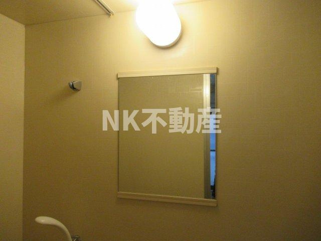 【浴室】 | ハイツ菱屋（河内小阪賃貸） | お風呂に鏡があります。