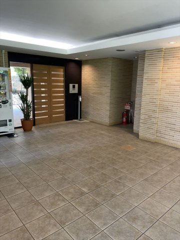 グランパース亀戸　2階　空室　角　部屋　リ　ノベーション済 のエントランス