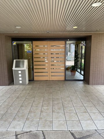 グランパース亀戸　2階　空室　角　部屋　リ　ノベーション済 のエントランス