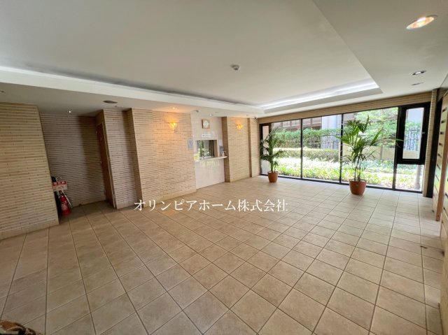 グランパース亀戸　2階　空室　角　部屋　リ　ノベーション済 のエントランス