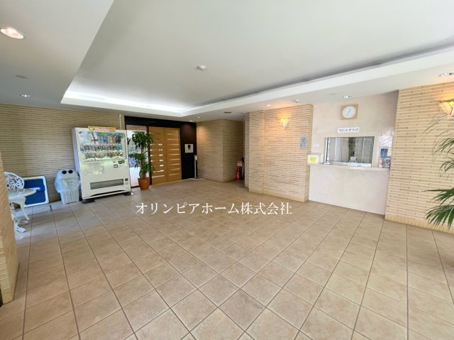 グランパース亀戸　2階　空室　角　部屋　リ　ノベーション済 のエントランス