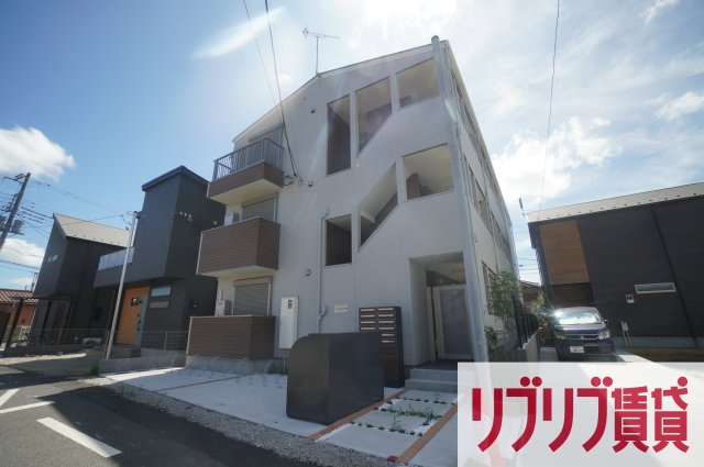 Long Hills春日の外観