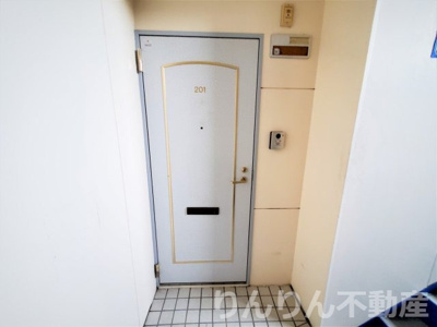 【玄関】 | ギャラック国府3号棟 | ゆったりとした玄関です