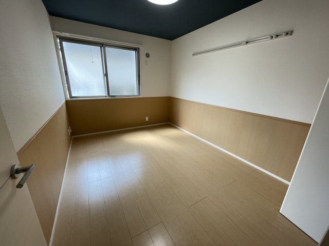 ステラ前ヶ崎の洋室