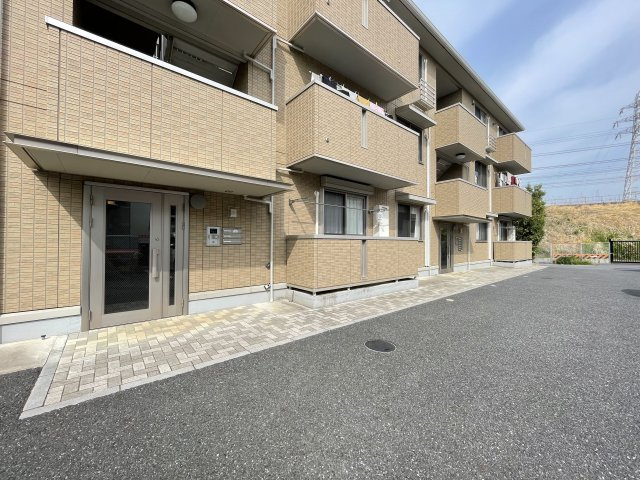 ステラ前ヶ崎のエントランス