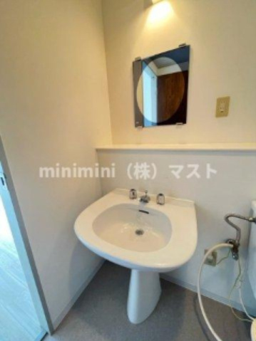 グラスホッパーの洗面所