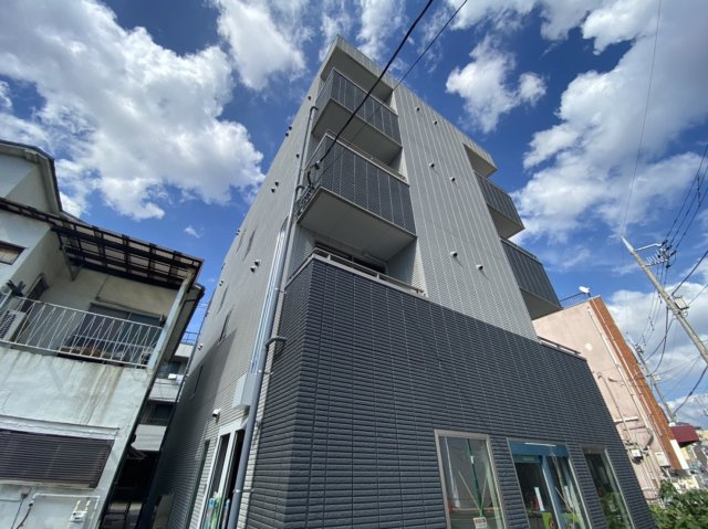 ウェルコート四つ木の外観