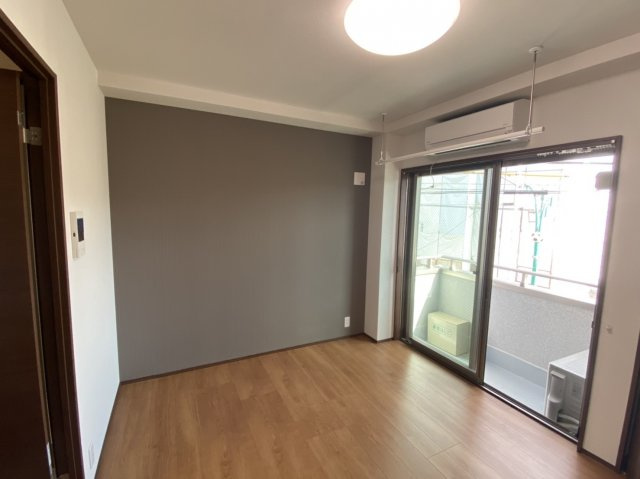 ウェルコート四つ木の居間・リビング