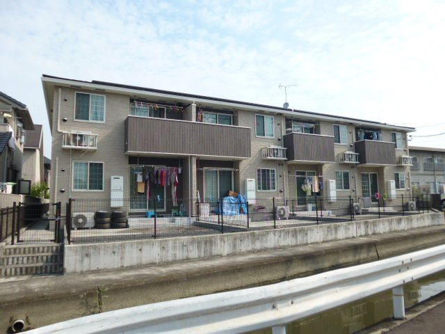 倉敷市上東のアパートの外観