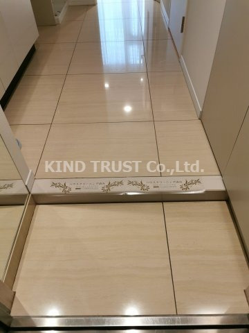 リセス大阪イーストの玄関|落ち着いた玄関です