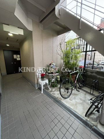 大阪市北区中津３丁目の賃貸マンションのロビー|ゆとりのあるロビーです