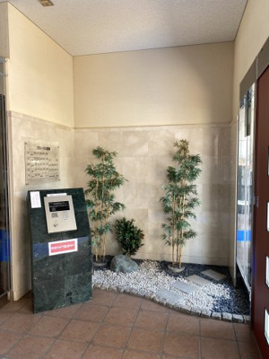 【エントランス】 | グローバル富雄