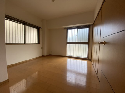 【洋室】 | グローバル富雄