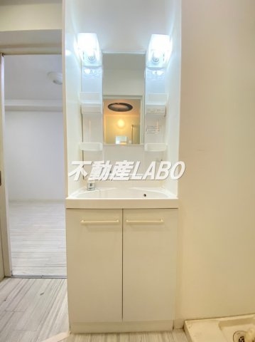 大正メゾンの洗面所