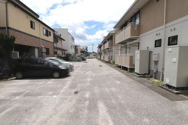 パークサイドアサヒC棟の駐車場