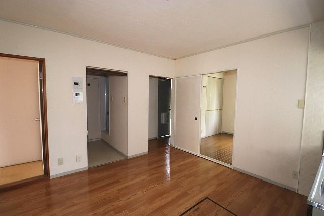 パークサイドアサヒB棟の居間・リビング