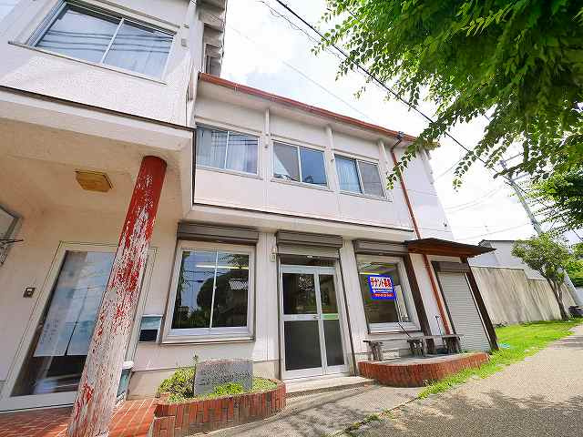 奈良市高畑町貸店舗の外観