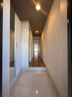 【玄関】 | サンヒルズ吉塚(サンヒルズヨシヅカ) | 別号室の写真になります。現況優先。