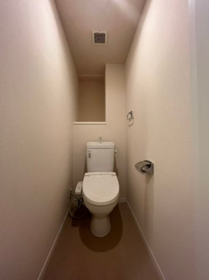 【トイレ】 | サンヒルズ吉塚(サンヒルズヨシヅカ) | 別号室の写真になります。現況優先。