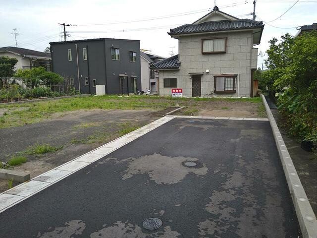 【前面道路含む現地写真】