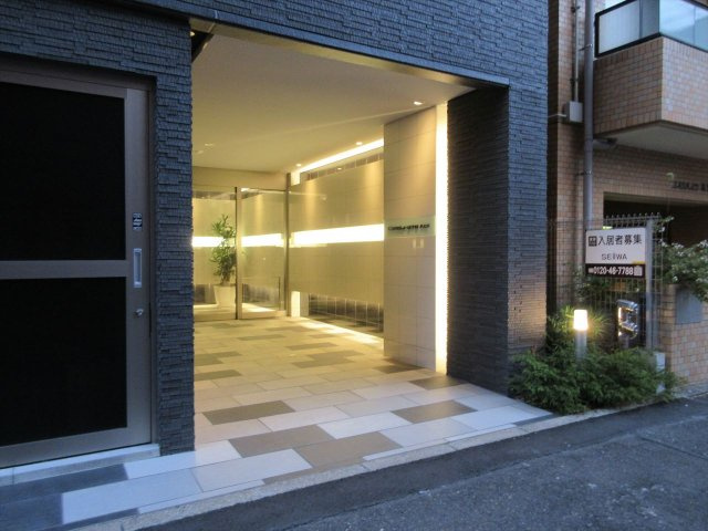 セレブレイト葵のエントランス|セレブレイト葵